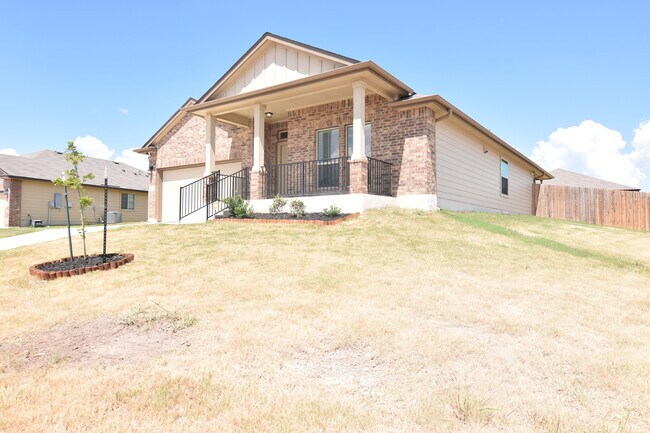 Building Photo - 1801 Cow House Ct