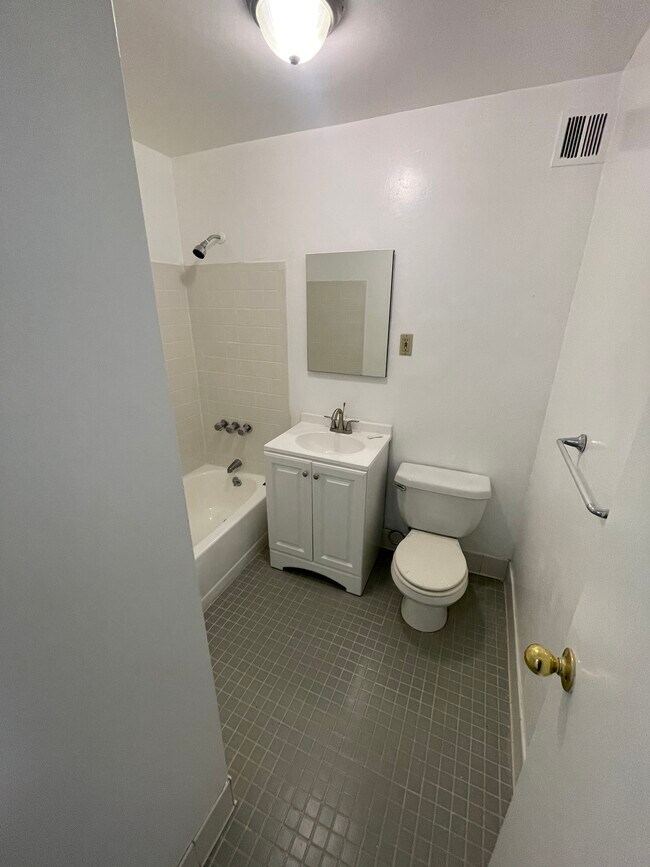 Bathroom - 81 W 126th St