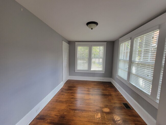 Foto del edificio - 921 Spring Garden St