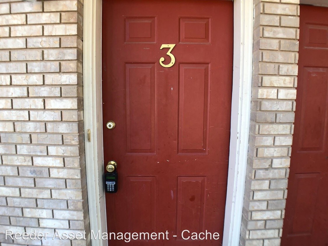 Foto principal - 457 W 2nd S