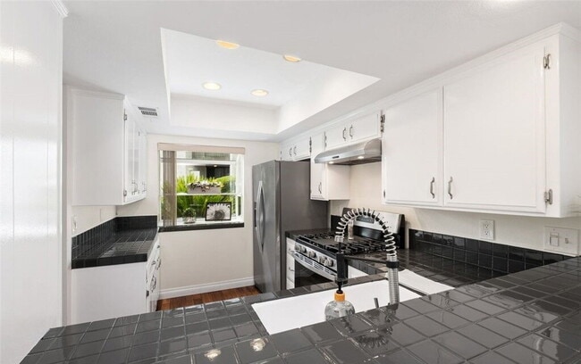 Building Photo - 221 Oahu Way
