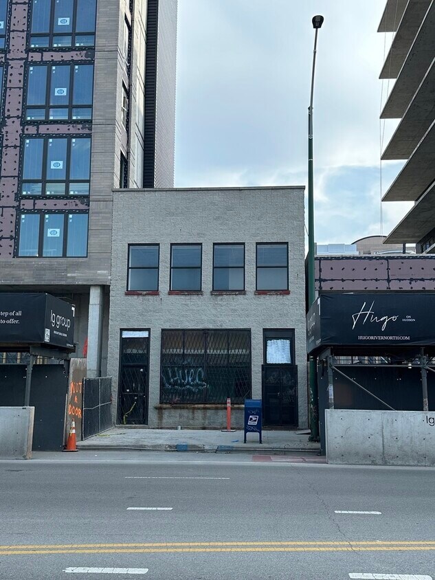 Primary Photo - 415 W Chicago Ave