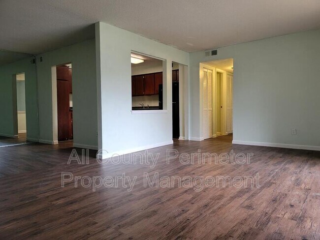 Building Photo - 103 Camelot Dr