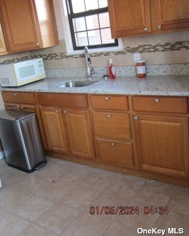 Foto del edificio - 92-65 218th St