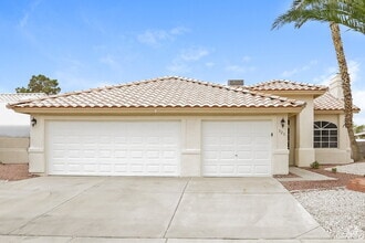 Building Photo - 121 Skytop Dr