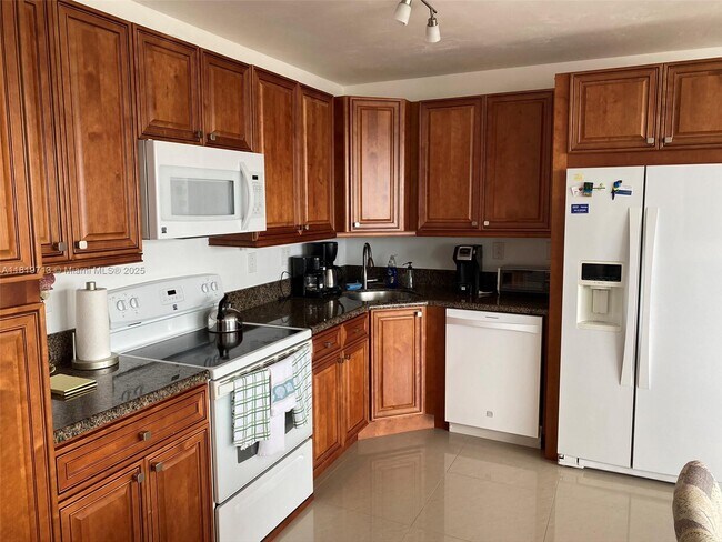 Foto del edificio - 3111 N Ocean Dr