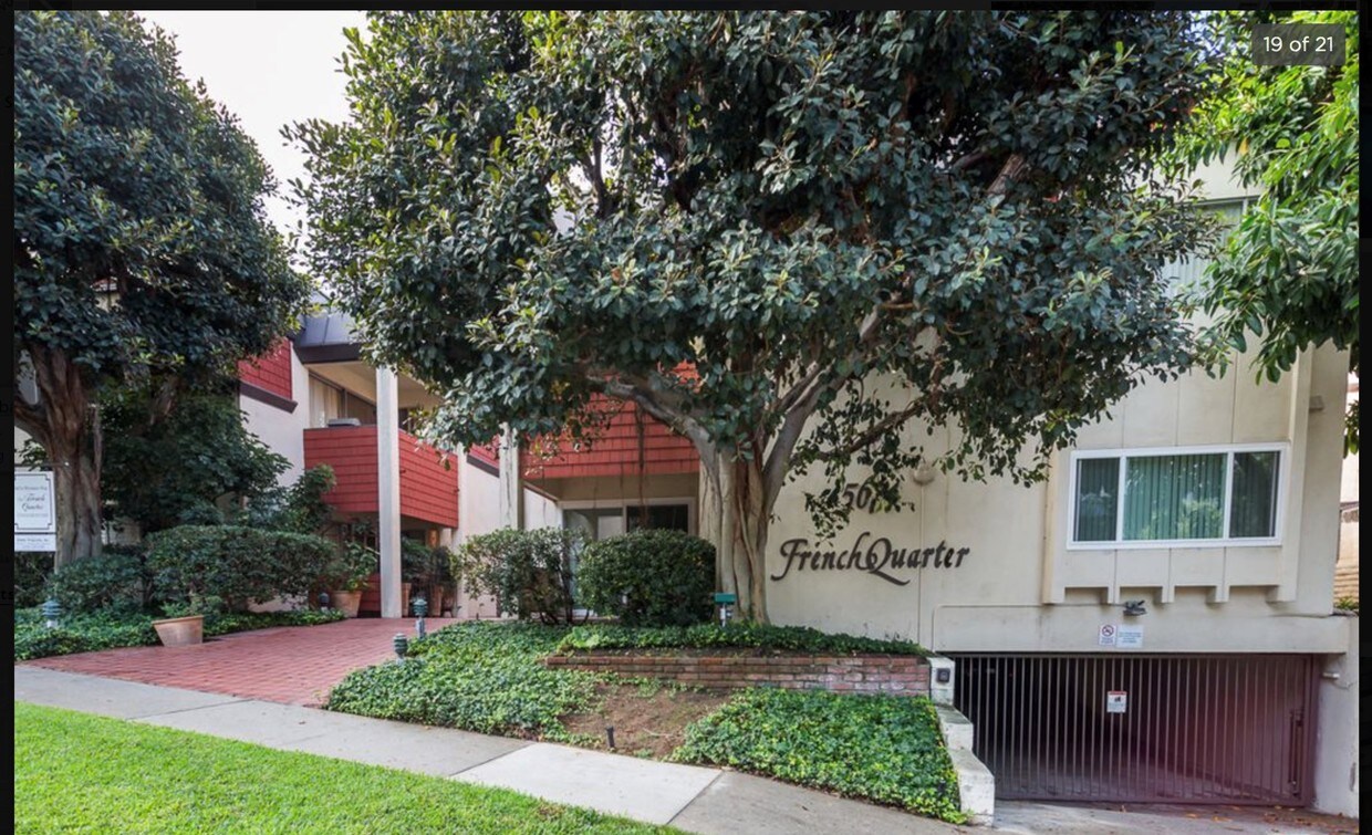 French Quarter Condos - 5674 Windsor Way