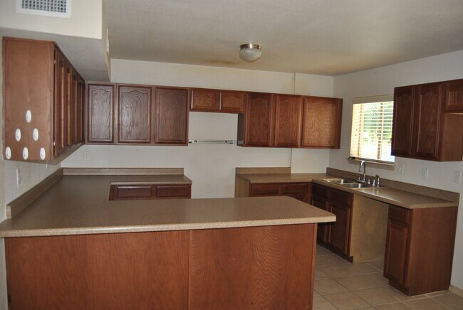 Foto del edificio - 4029 Hueco Land Ln