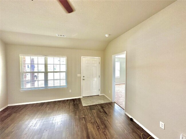 Foto del edificio - 1600 Scotland Dr