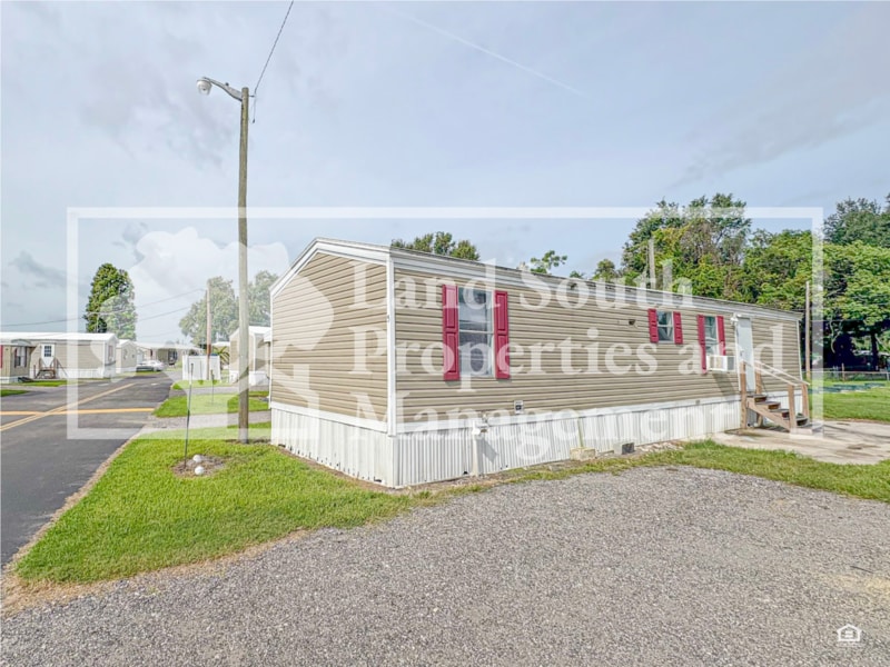Primary Photo - 425 Longfellow Blvd