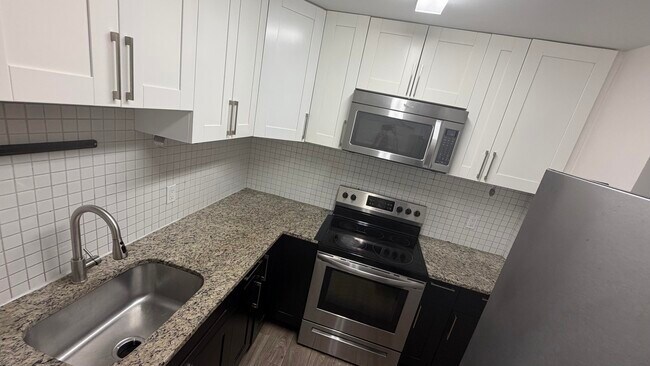 Foto del edificio - 4061 NW 9th Ave