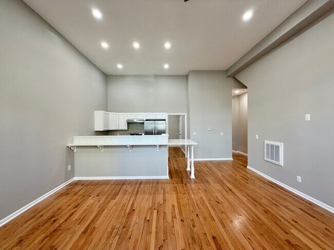 Foto del edificio - 1013 W 19th St