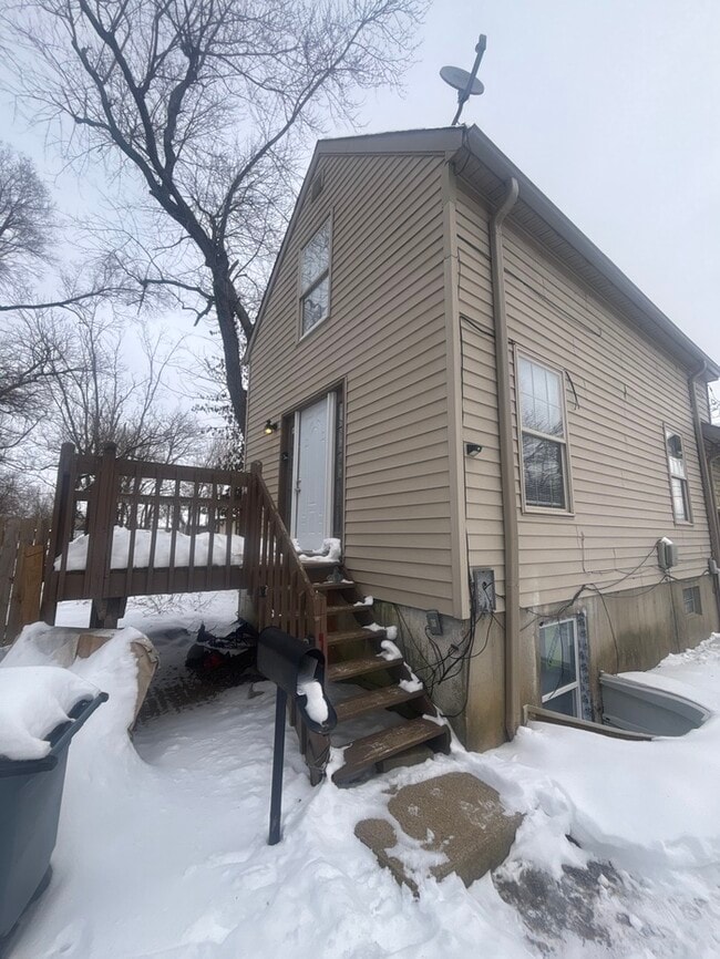 Building Photo - 6501 Simpson Ave