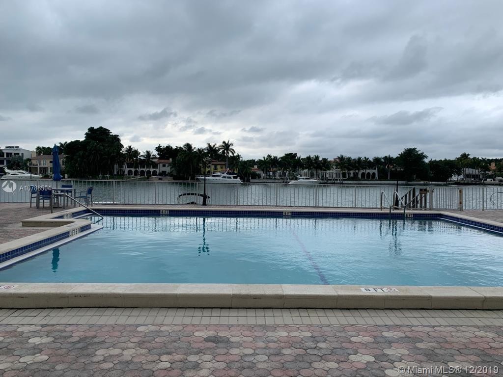 Primary Photo - 5750 Collins Ave