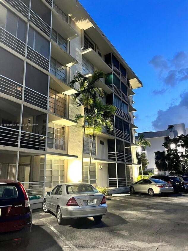 Foto principal - 1750 NE 115th St