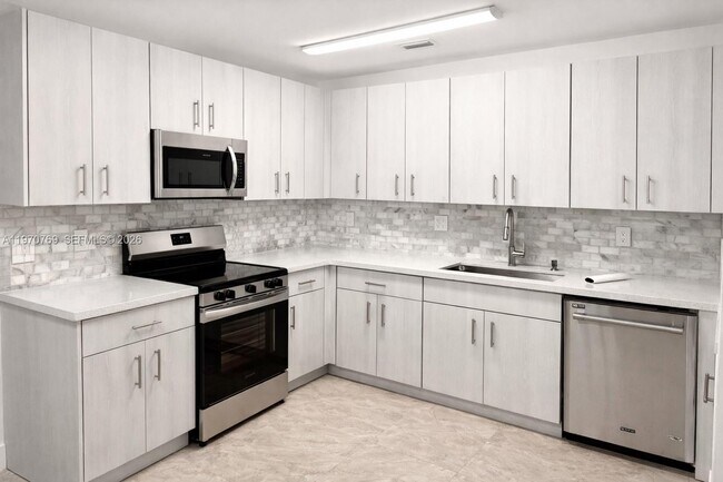 Foto del edificio - 6416 SW 15th St