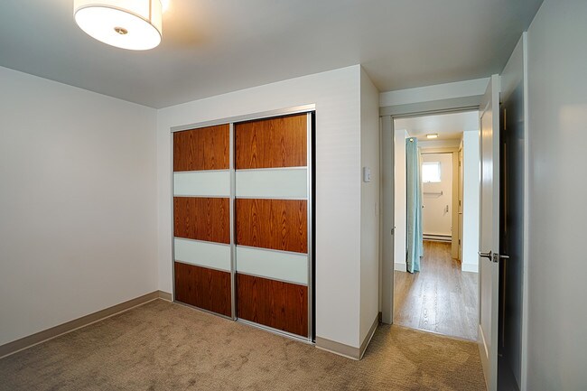 Foto del edificio - 511 N 43rd St