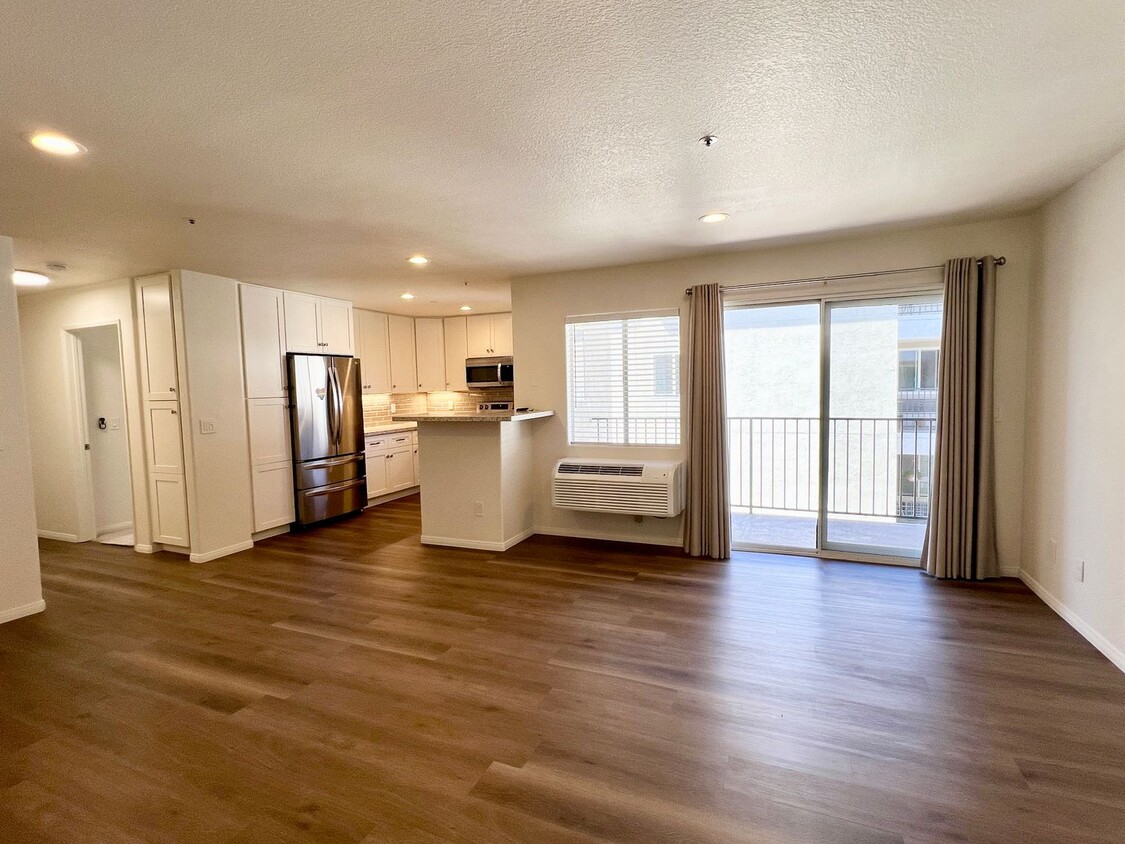 Primary Photo - Upgraded 2 Bedroom 2 Bath Condo with Lots ...