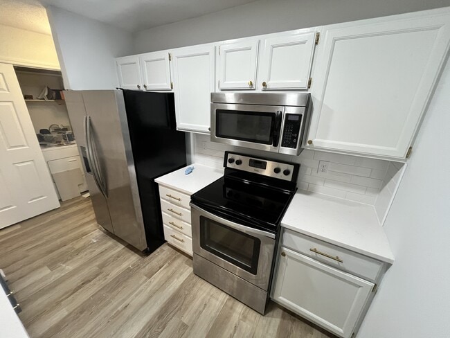 Photo - 77 Forest Oaks Dr Townhome