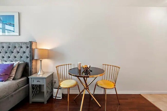 Building Photo - 250 Fort York Blvd