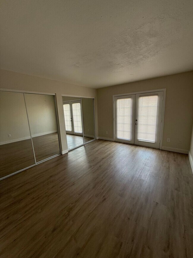Foto del edificio - 3046 N 24th Dr