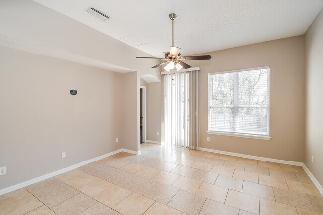 Building Photo - 10447 Centerwood Ct