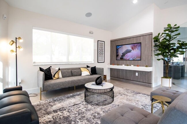 Building Photo - Legacy Palm Gardens