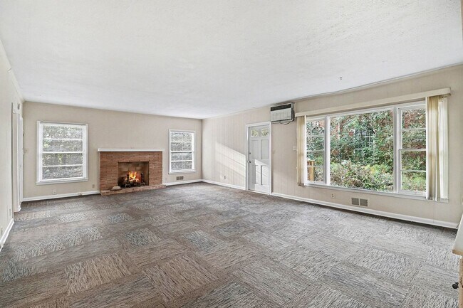 Foto del edificio - Great Emory Area Rental