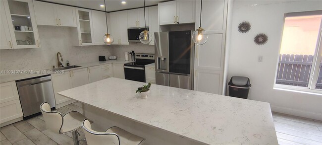 Foto del edificio - 420 NE 90th St