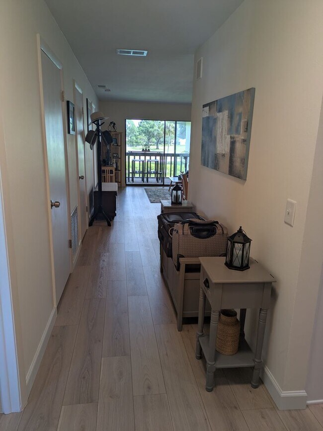 Building Photo - SEASONAL/SHORT TERM TURNKEY condo