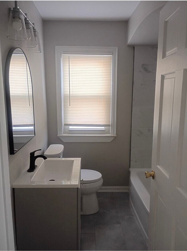 Foto del edificio - 3 Bedroom, 1 Bath