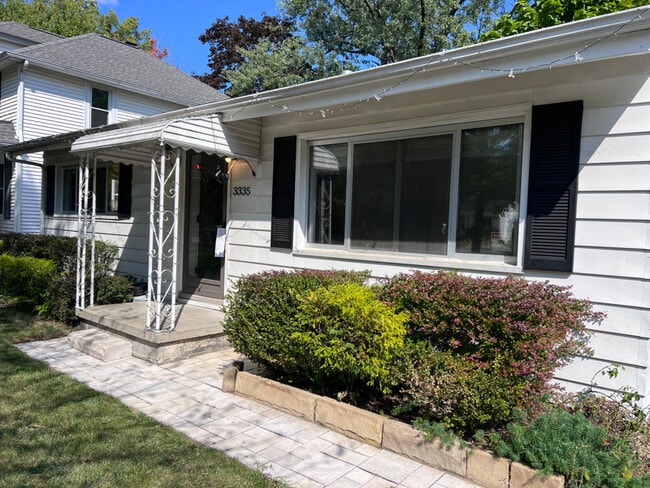 Foto del edificio - 3335 Springbrook St