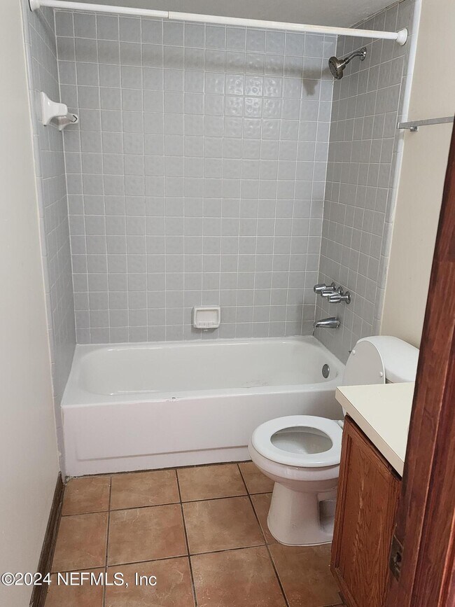 Foto del edificio - 4329 Melissa Ct W