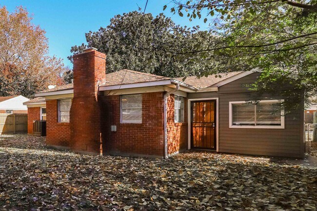 Building Photo - 1753 Maxine St