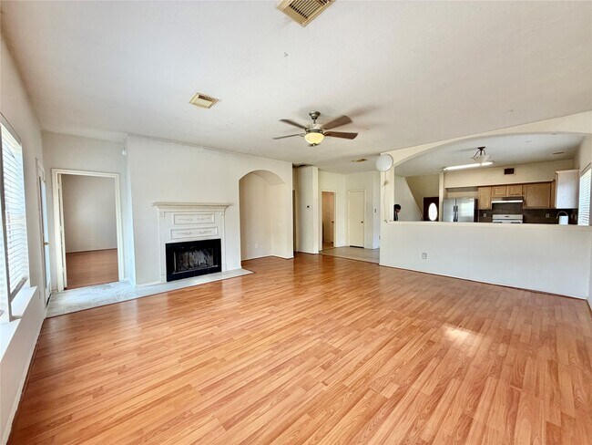 Foto del edificio - 2305 Ames St