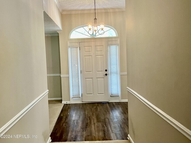 Building Photo - 14019 Crestwick Dr W