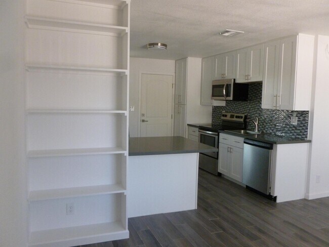 Foto del edificio - 7102 E Oak St