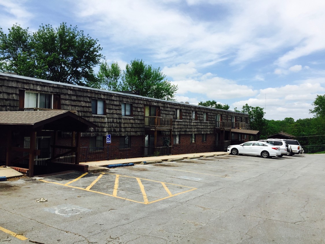 Primary Photo - Hillside Park Apartments