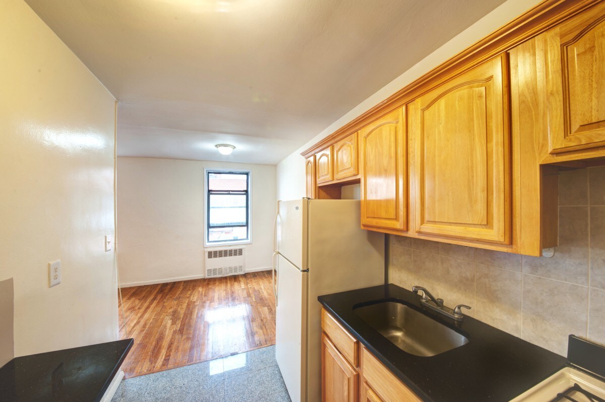 Primary Photo - 149-43 35th Ave