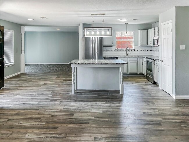 Building Photo - 3545 Almazan Dr