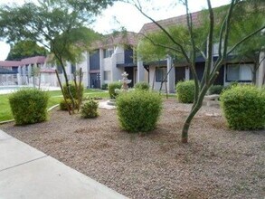 Building Photo - 700 W University Dr