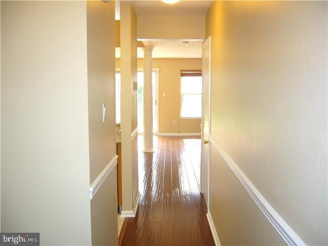 Building Photo - 3402 S Carriage Ct