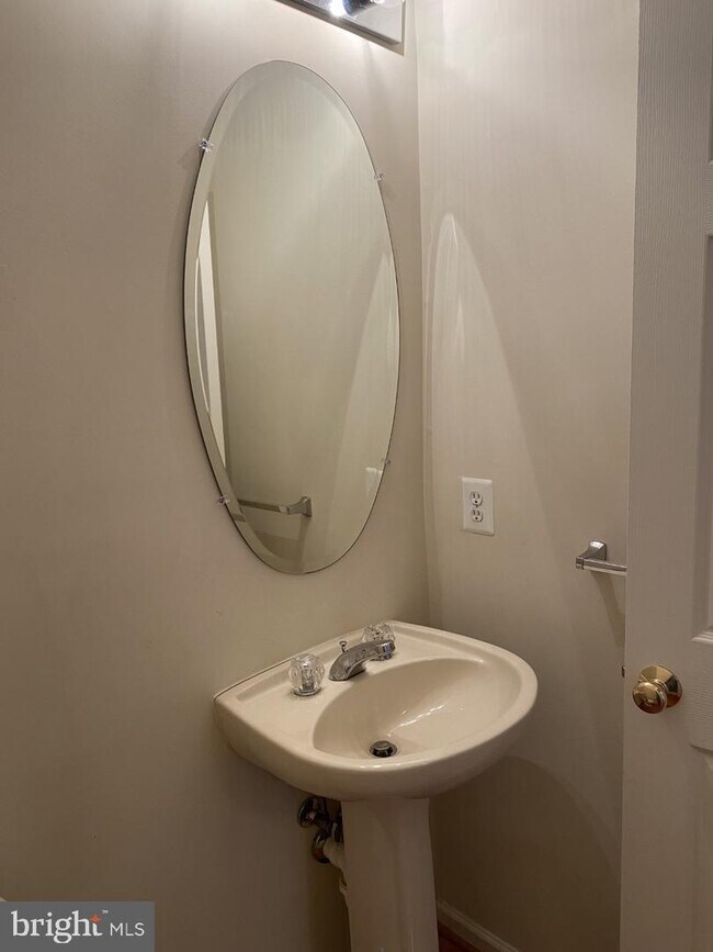 Building Photo - 43124 Baltusrol Terrace