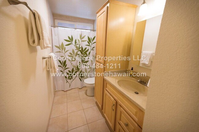 Foto del edificio - 94-240-240 Emoloa Pl