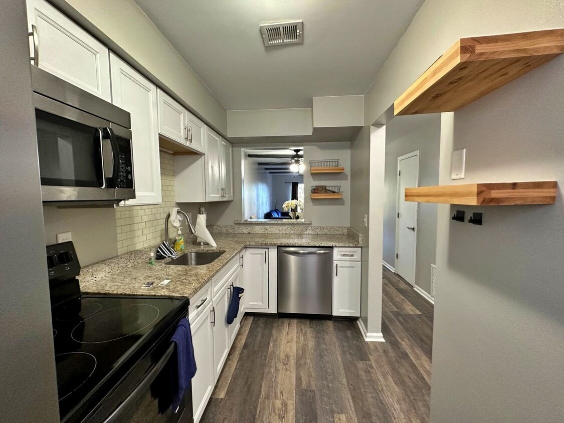 Primary Photo - FURNISHED Cotton Hope 2nd floor villa.