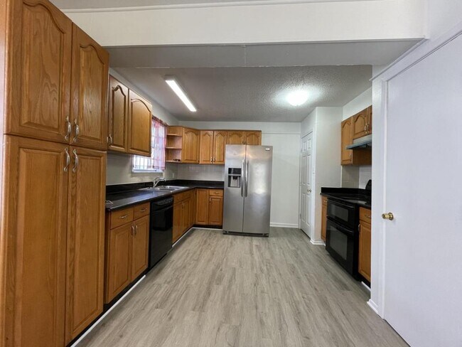 Building Photo - 746 Bellemeade