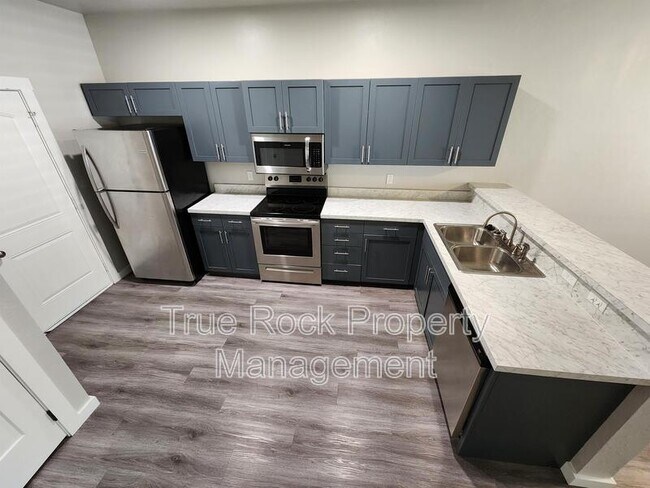 Foto del edificio - 418 E 13th St