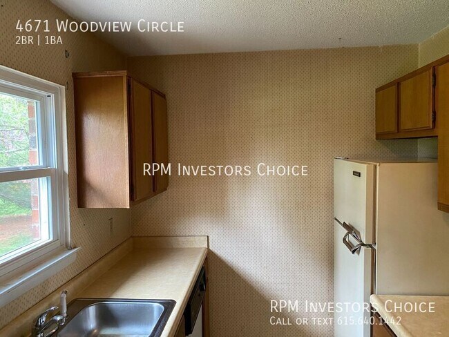 Foto del edificio - 4671 Woodview Cir