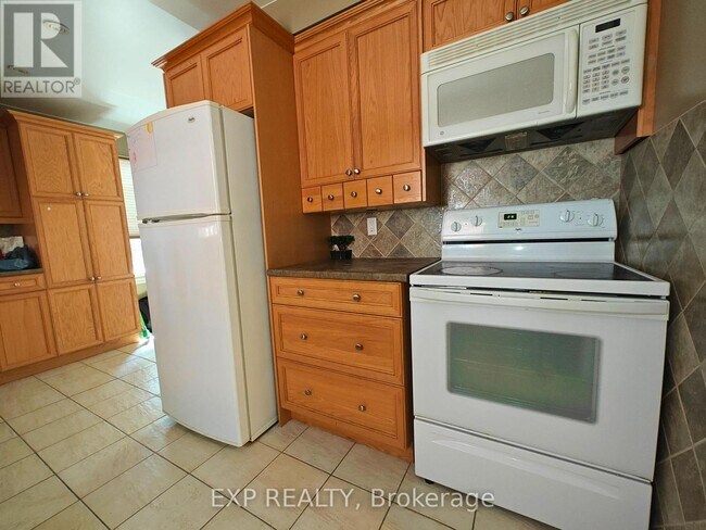 Building Photo - 3009 Olympus Mews
