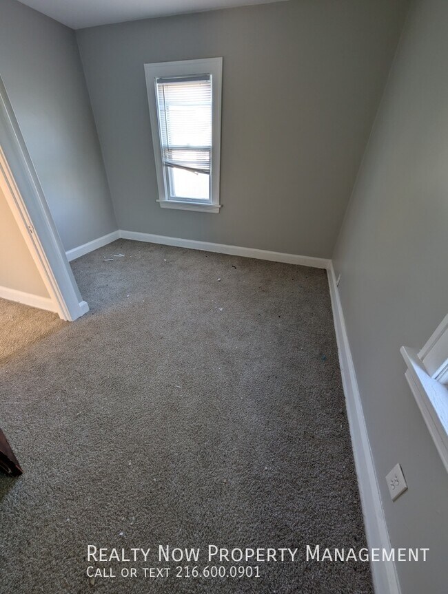 Foto del edificio - 19607 Shawnee Ave